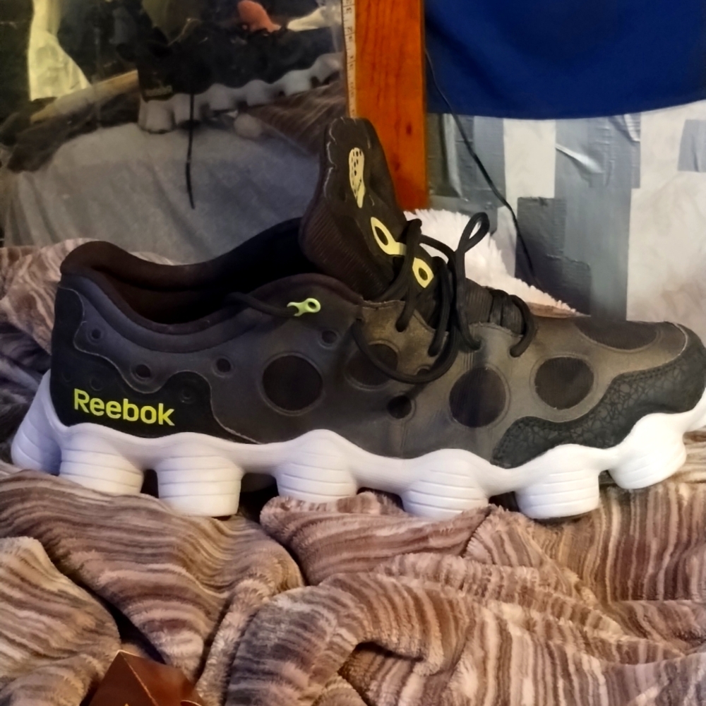 Men's shoes